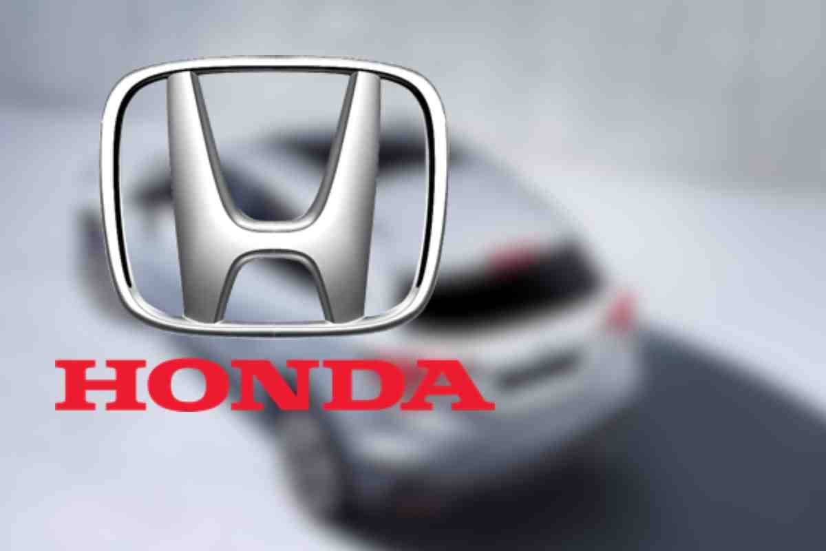 Honda-nın gəlirləri və mənfəəti gerilədi