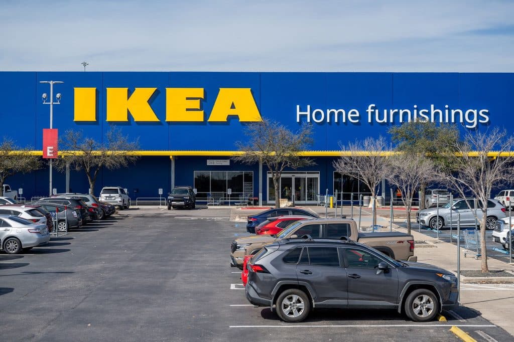 Qiymət endirimləri IKEA-nın gəlirlərinə təsir edib