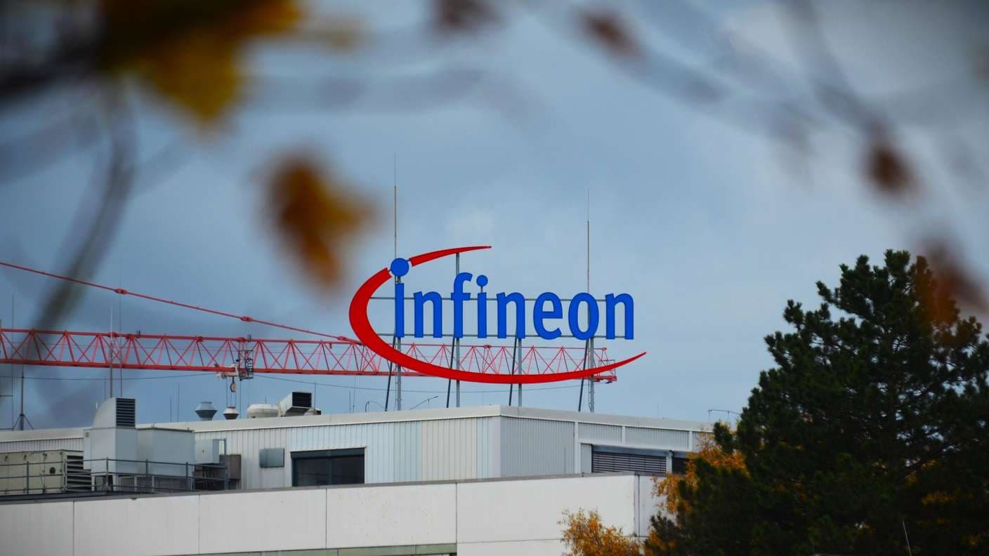 Infineon dördüncü rübdə mənfəətə keçdi