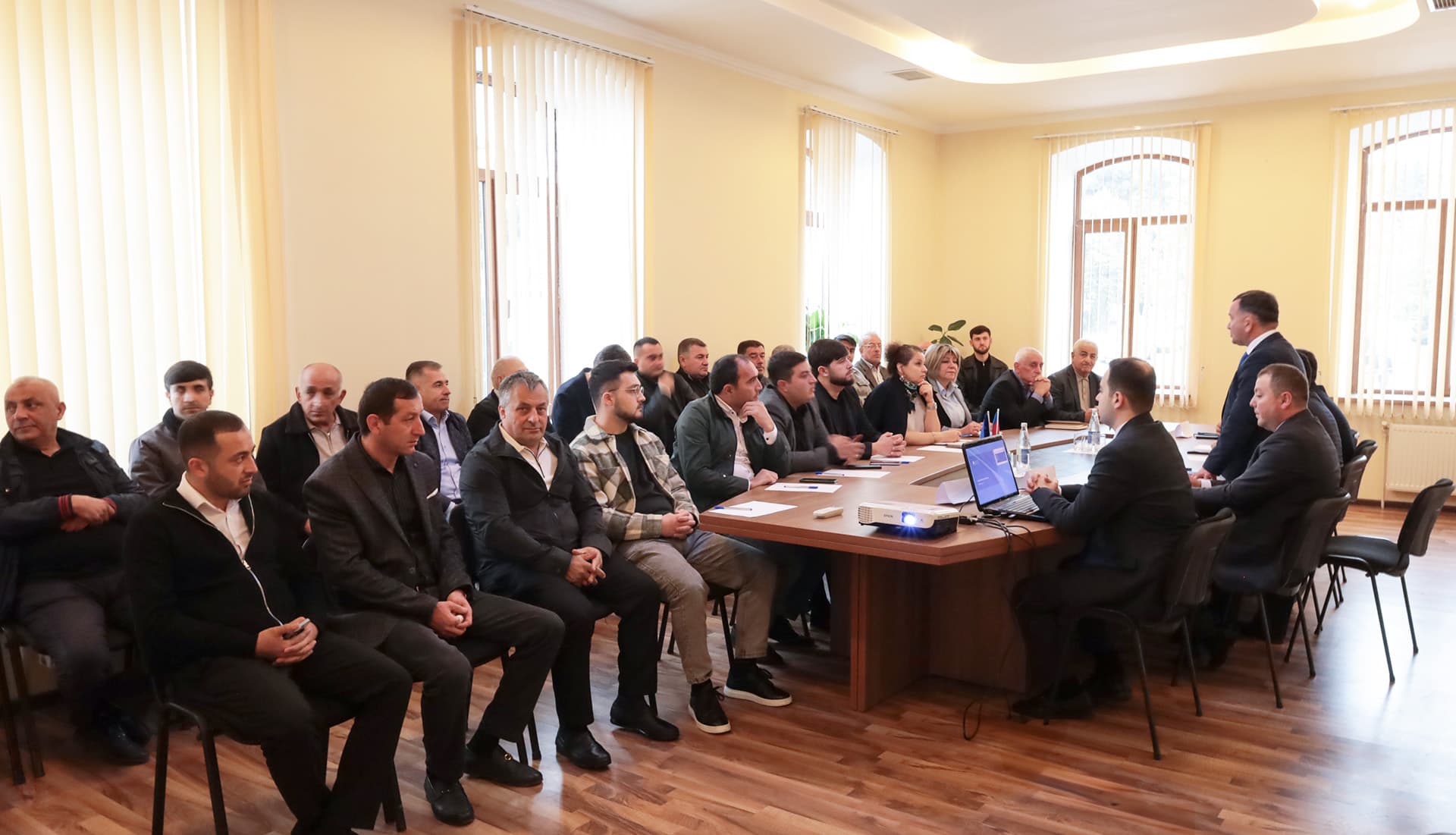 Şəki şəhərində sahibkarlar üçün “Mənşə sertifikatı” alt modulundan istifadəyə dair maarifləndirici görüş keçirilib