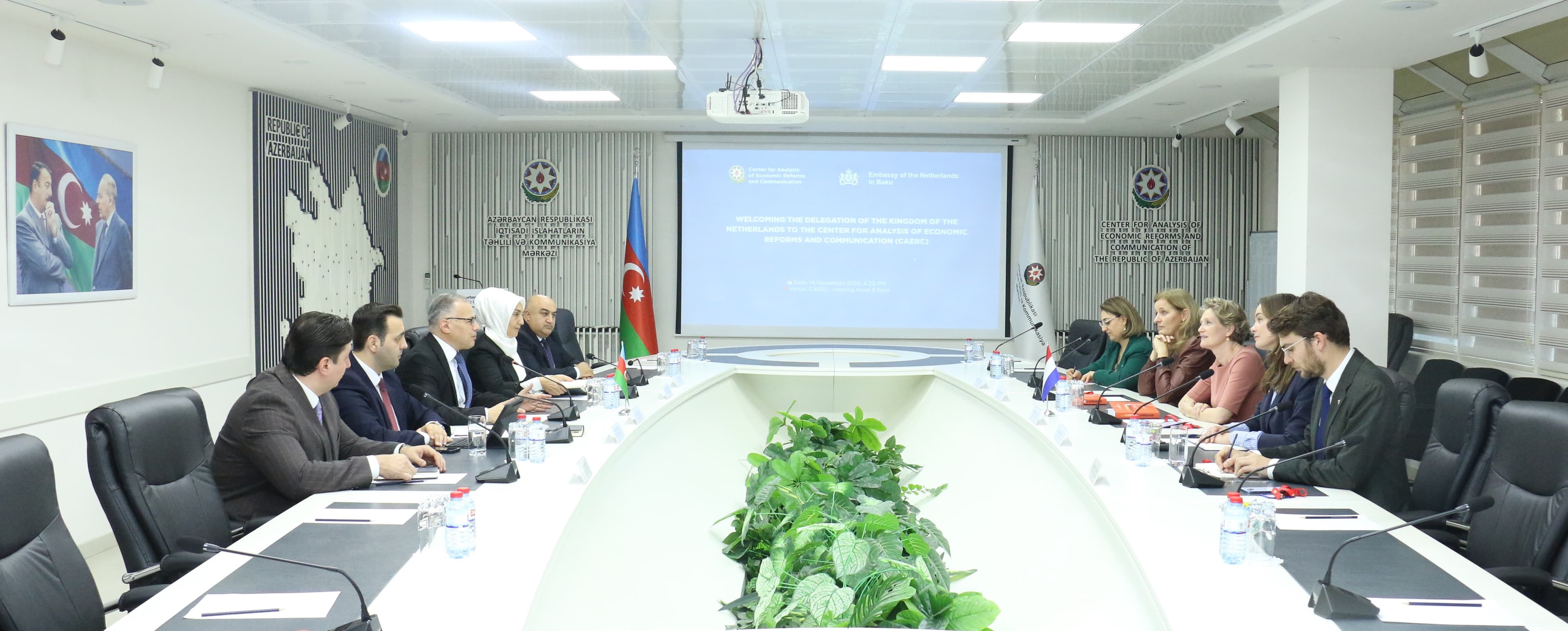 Vüsal Qasımlı Niderland Krallığının nümayəndə heyətini qəbul edib