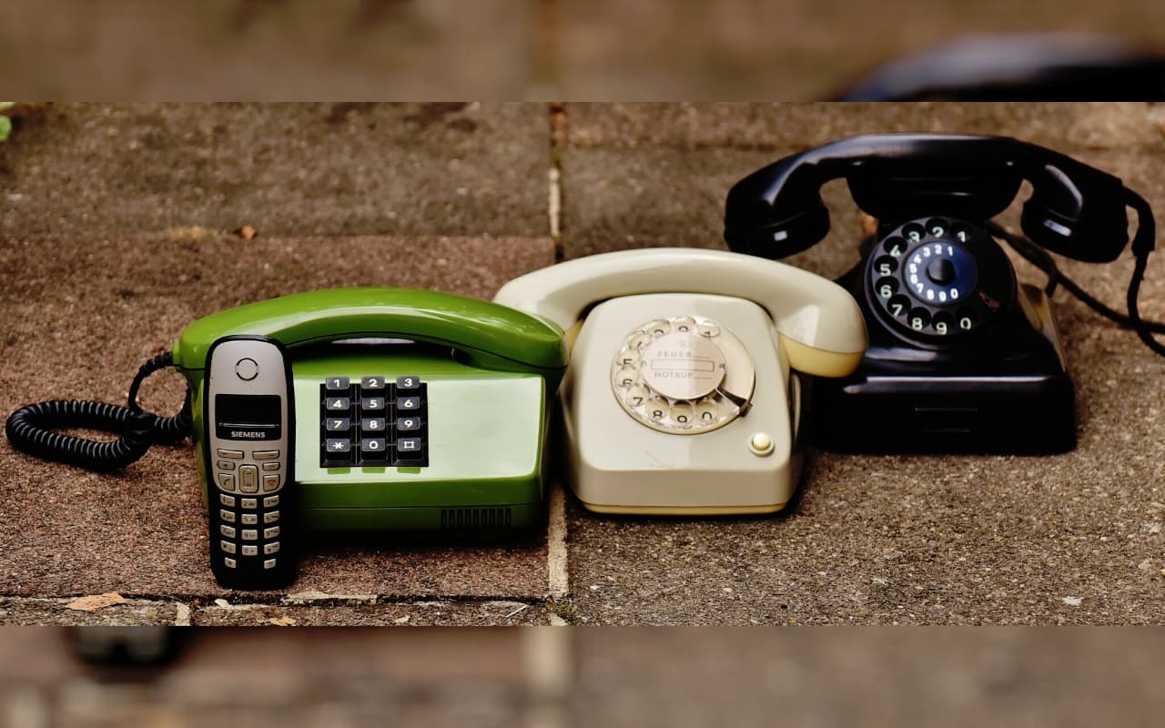 Azərbaycanda ev telefonu nömrələrinin sayı kəskin azalıb