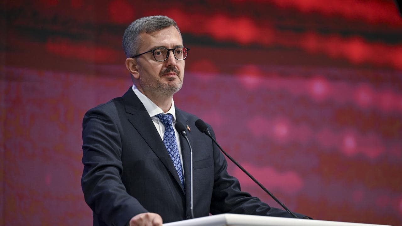 Türk dili qardaş xalqları birləşdirən əsas dayağımızdır - Burhanettin Duran