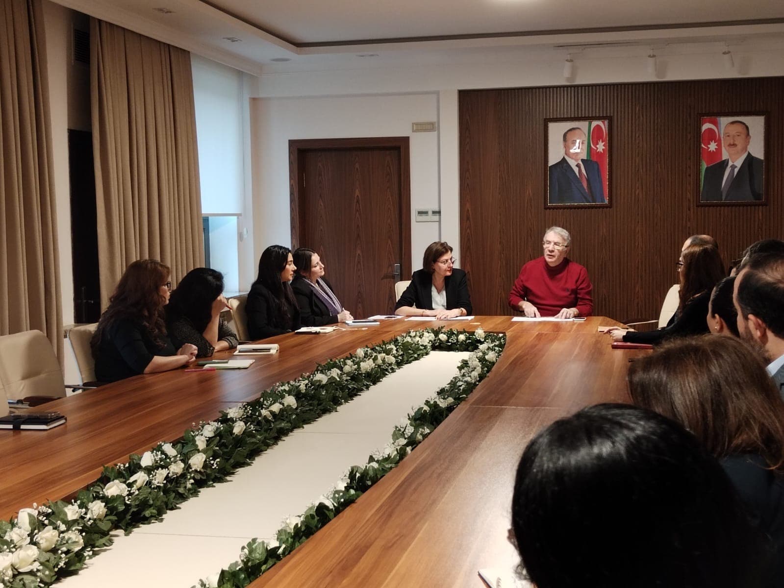 Humboldt mükafatı laureatı professor Məsud Əfəndiyev AzMİU-nun gənc alimləri ilə görüşüb