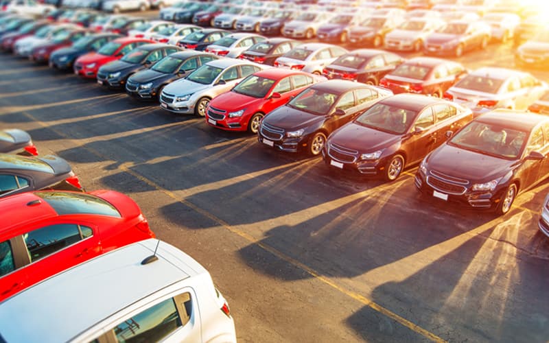 Rusiyada yeni minik avtomobillərinin satışı 15,2% azalıb
