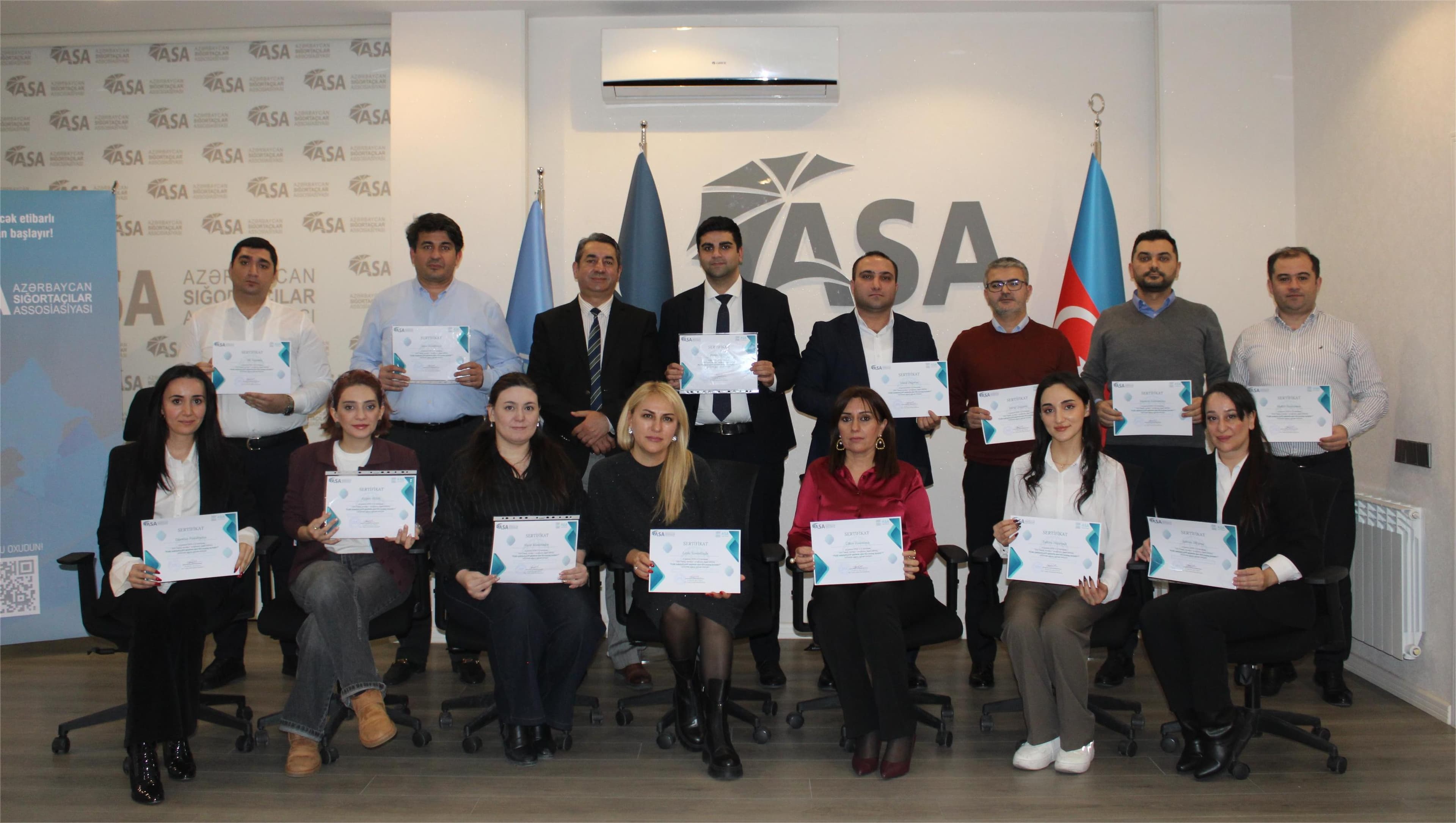 Sığortaçılara fiziki məhdudiyyətli şəxslərlə davranış qaydalarına həsr olunmuş təlim keçilib