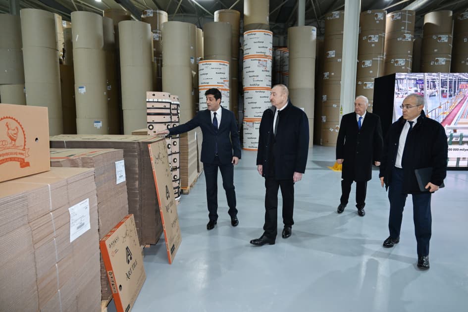 Prezident İlham Əliyev Sumqayıt Sənaye Parkında karton və qutu taralarının istehsalı müəssisəsinin açılışında iştirak edib