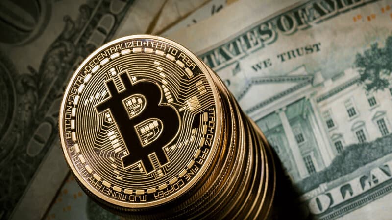 Bitcoin minimumlara yaxınlaşır