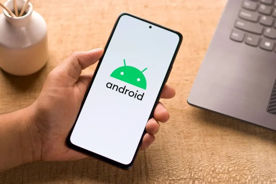 Azərbaycanda əməliyyat sistemi bazarında Android liderliyini itirir