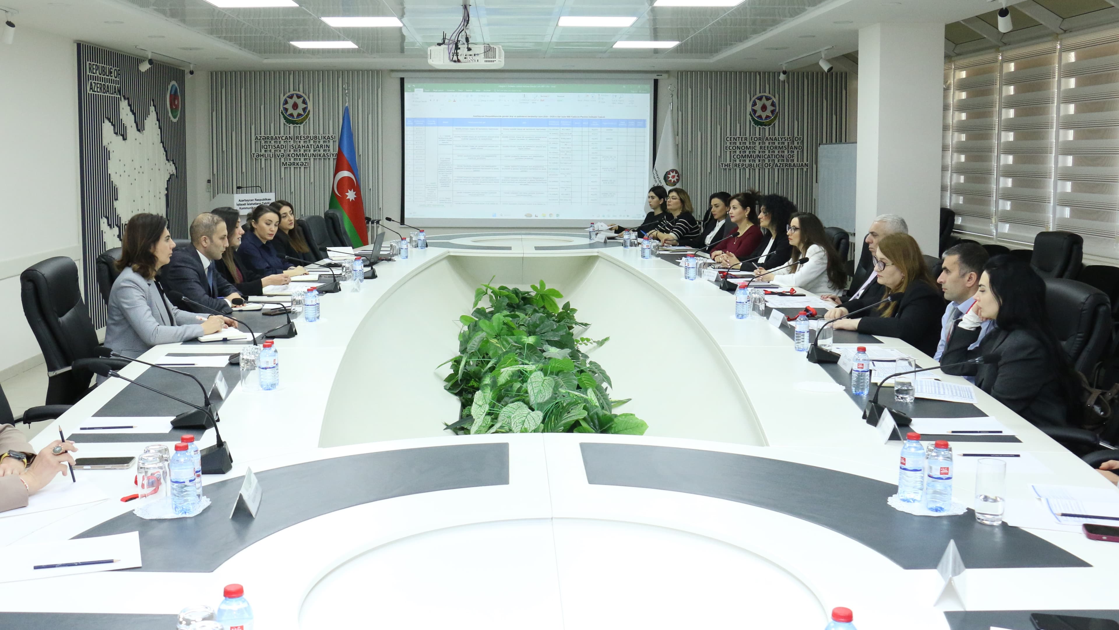 Gender Bərabərliyi üzrə Milli Fəaliyyət Planının Monitorinqi İİTKM-də Müzakirə Edilib