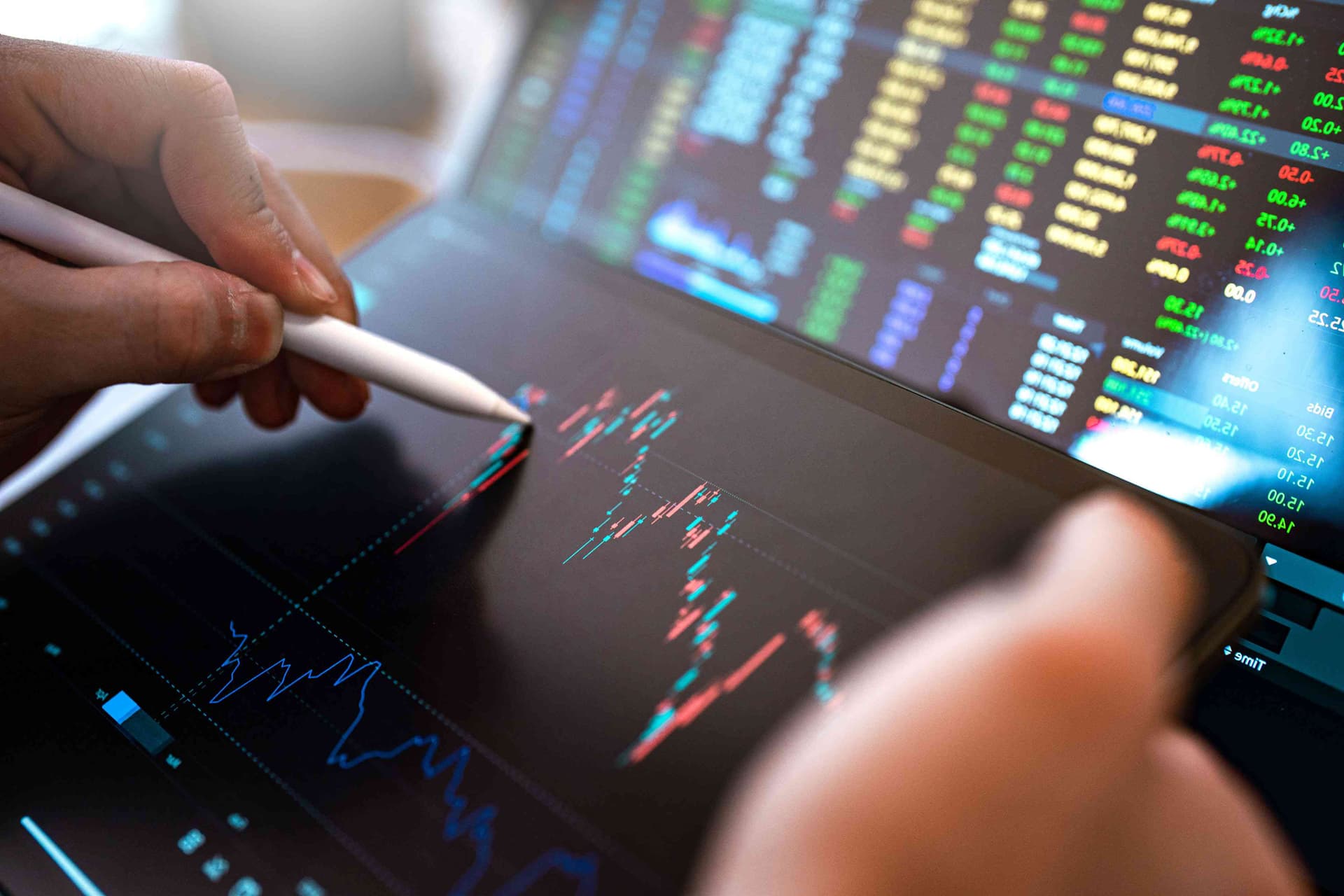 Qlobal maliyyə bazarlarında əsas indekslər artımla ticarət olunub