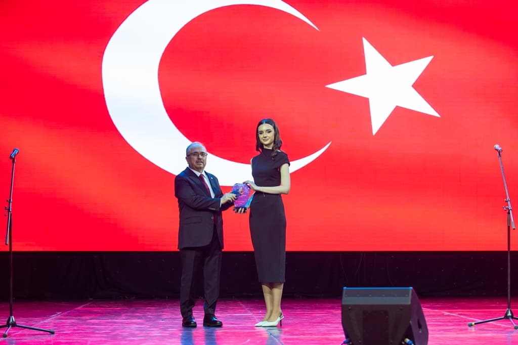 “Azerbaijan Business Award” 2025 mükafatının təqdimetmə mərasimi keçirildi “Azerbaijan Business Award” 2025 mükafatının təqdimetmə mərasimi keçirildi - Şəkil 22