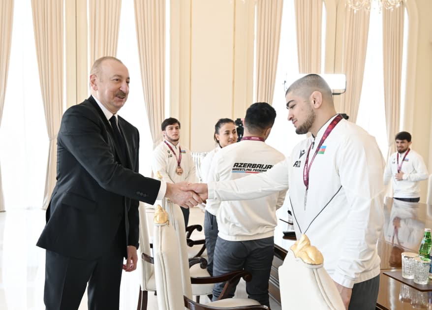 Prezidet İlham Əliyev Avropa çempionlarını təbrik etdi: "Azərbaycan güləşi yeni zirvələrdədir" Prezidet İlham Əliyev Avropa çempionlarını təbrik etdi: "Azərbaycan güləşi yeni zirvələrdədir" - Şəkil 11