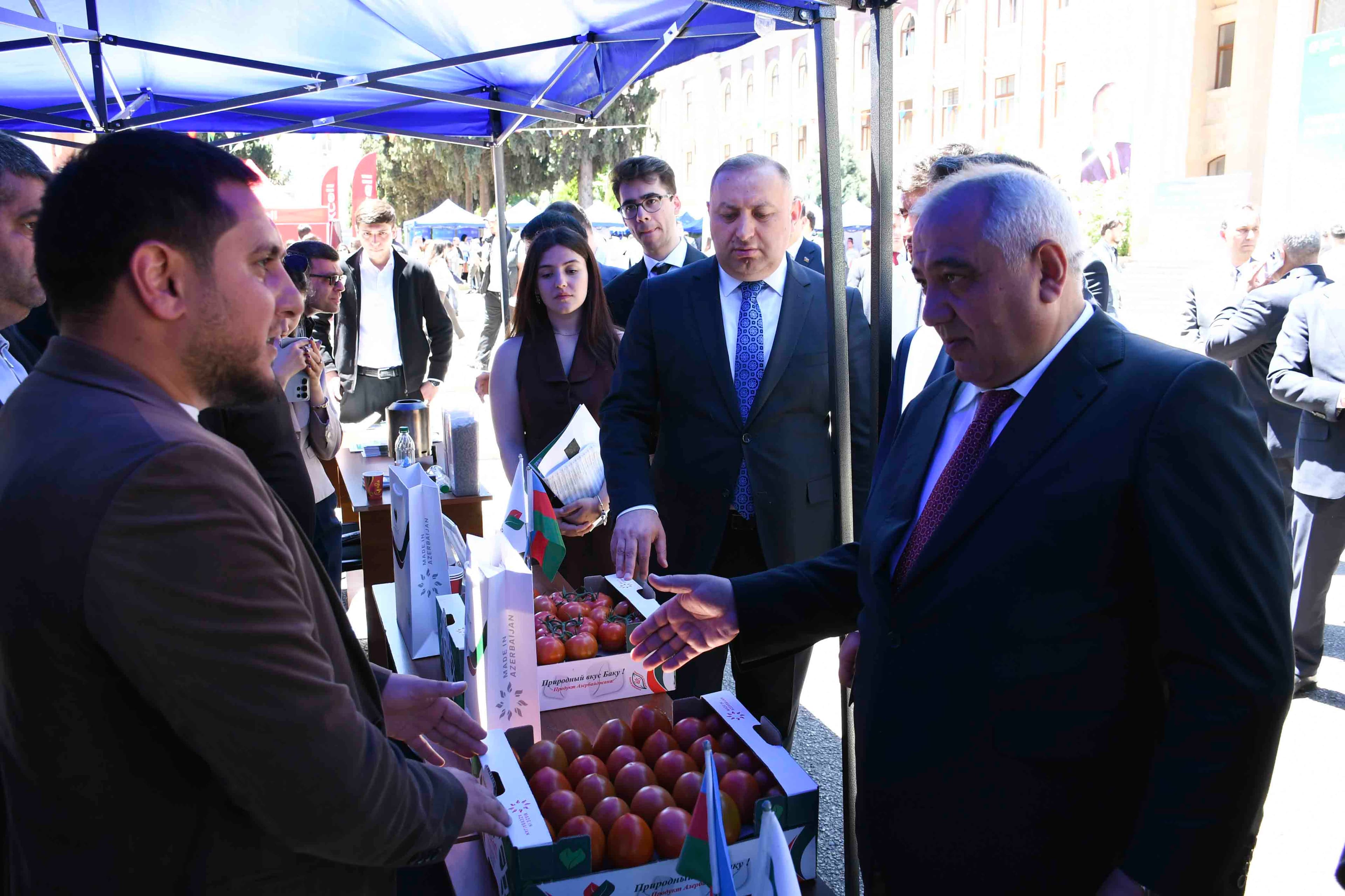 ADAU-da 18-ci Karyera Sərgisi – 900-dən Çox Vakansiya Təqdim Olundu ADAU-da 18-ci Karyera Sərgisi – 900-dən Çox Vakansiya Təqdim Olundu - Şəkil 14