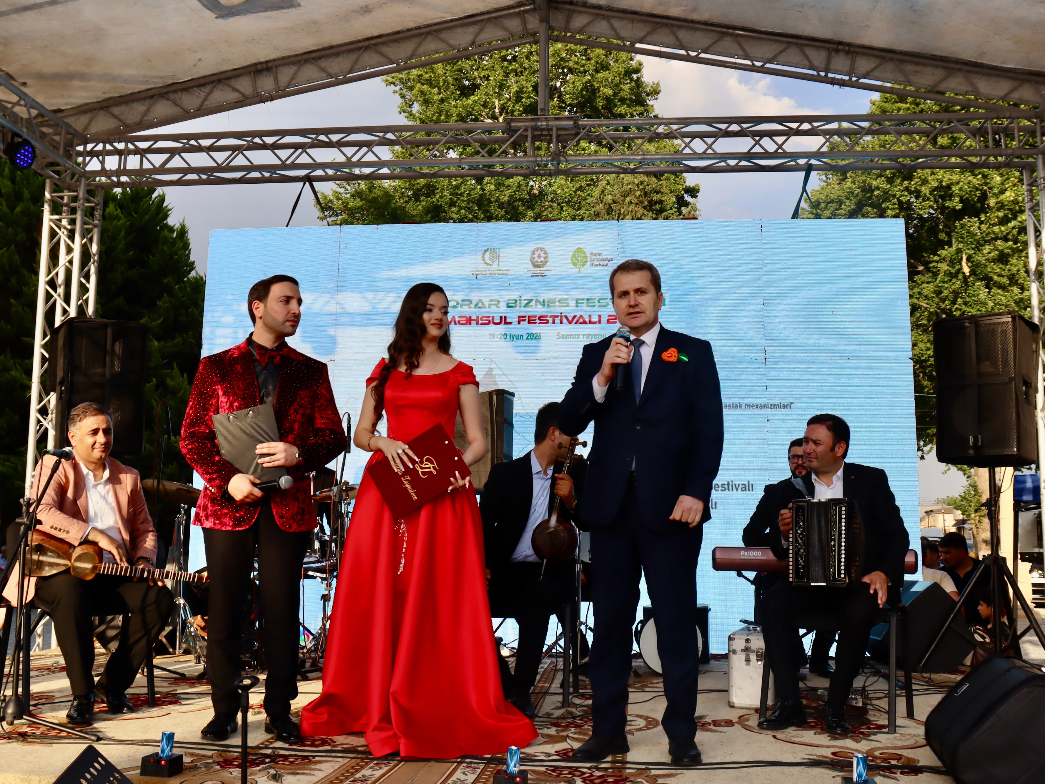 Samux rayonunda ilin ilk məhsul festivalı keçirilib Samux rayonunda ilin ilk məhsul festivalı keçirilib - Şəkil 3
