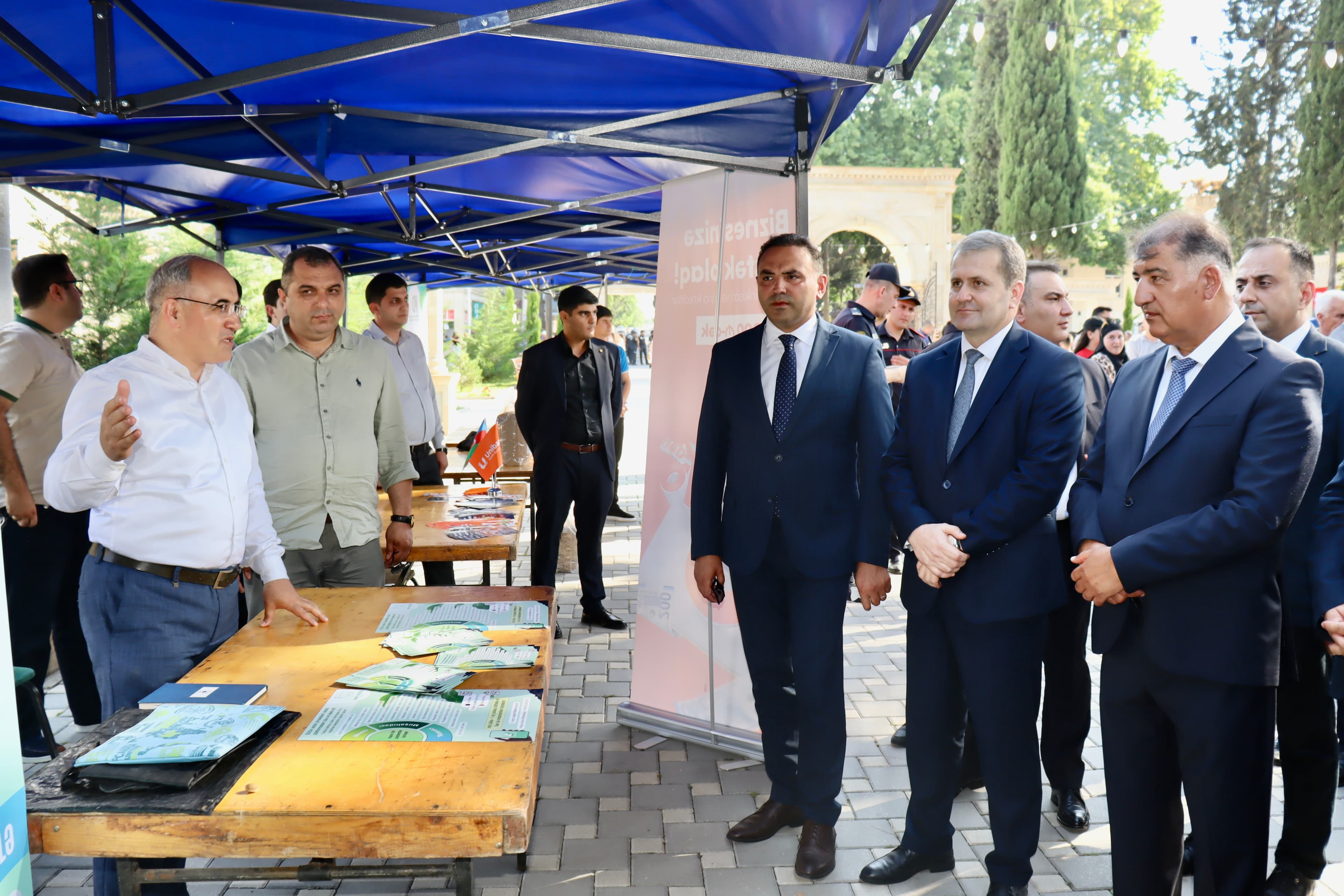 Samux rayonunda ilin ilk məhsul festivalı keçirilib Samux rayonunda ilin ilk məhsul festivalı keçirilib - Şəkil 5
