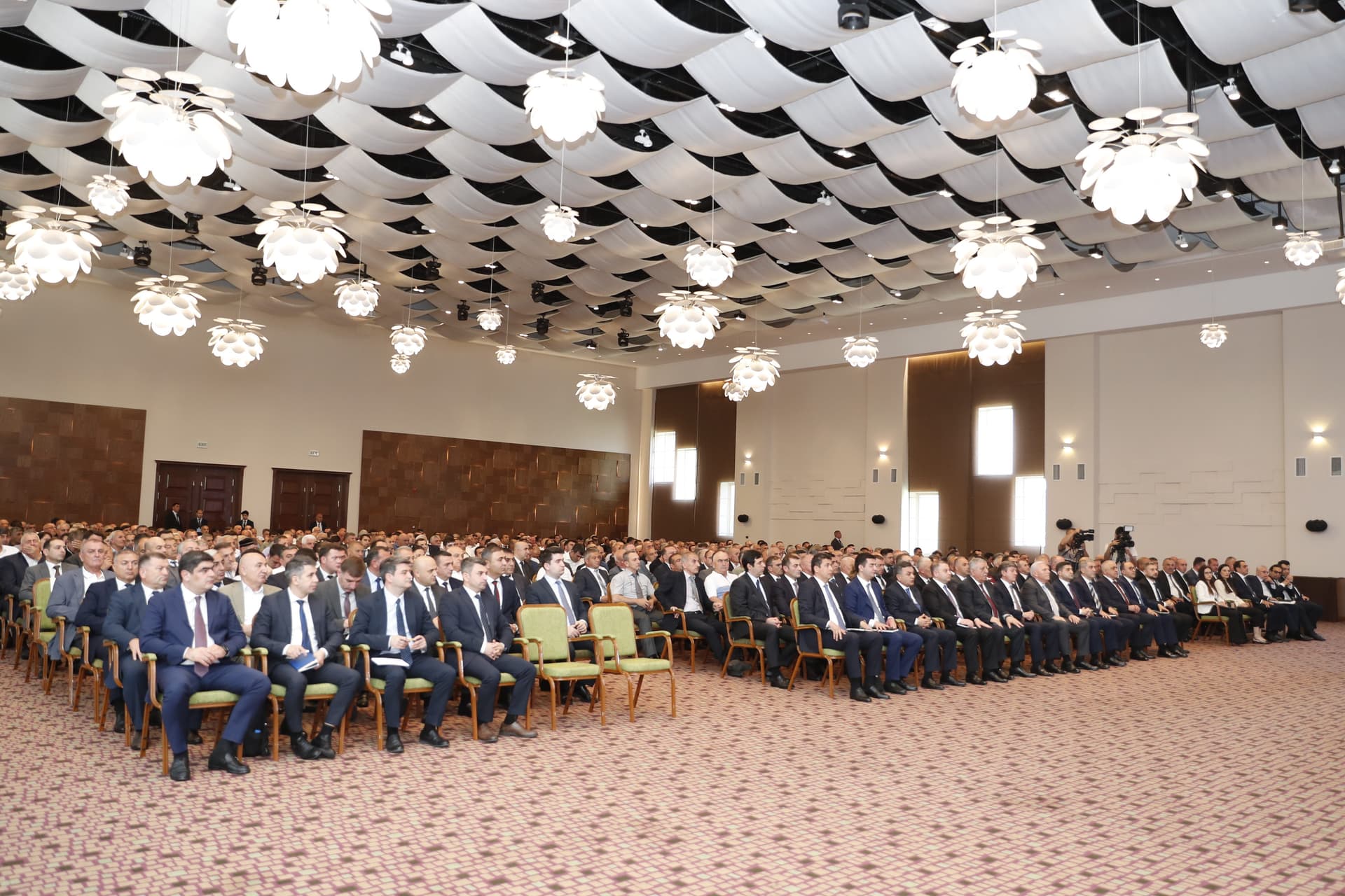 Qaxda aqrar sahədə yeni Dövlət Proqramının müzakirəsi ilə bağlı regional müşavirə keçirilib Qaxda aqrar sahədə yeni Dövlət Proqramının müzakirəsi ilə bağlı regional müşavirə keçirilib - Şəkil 2