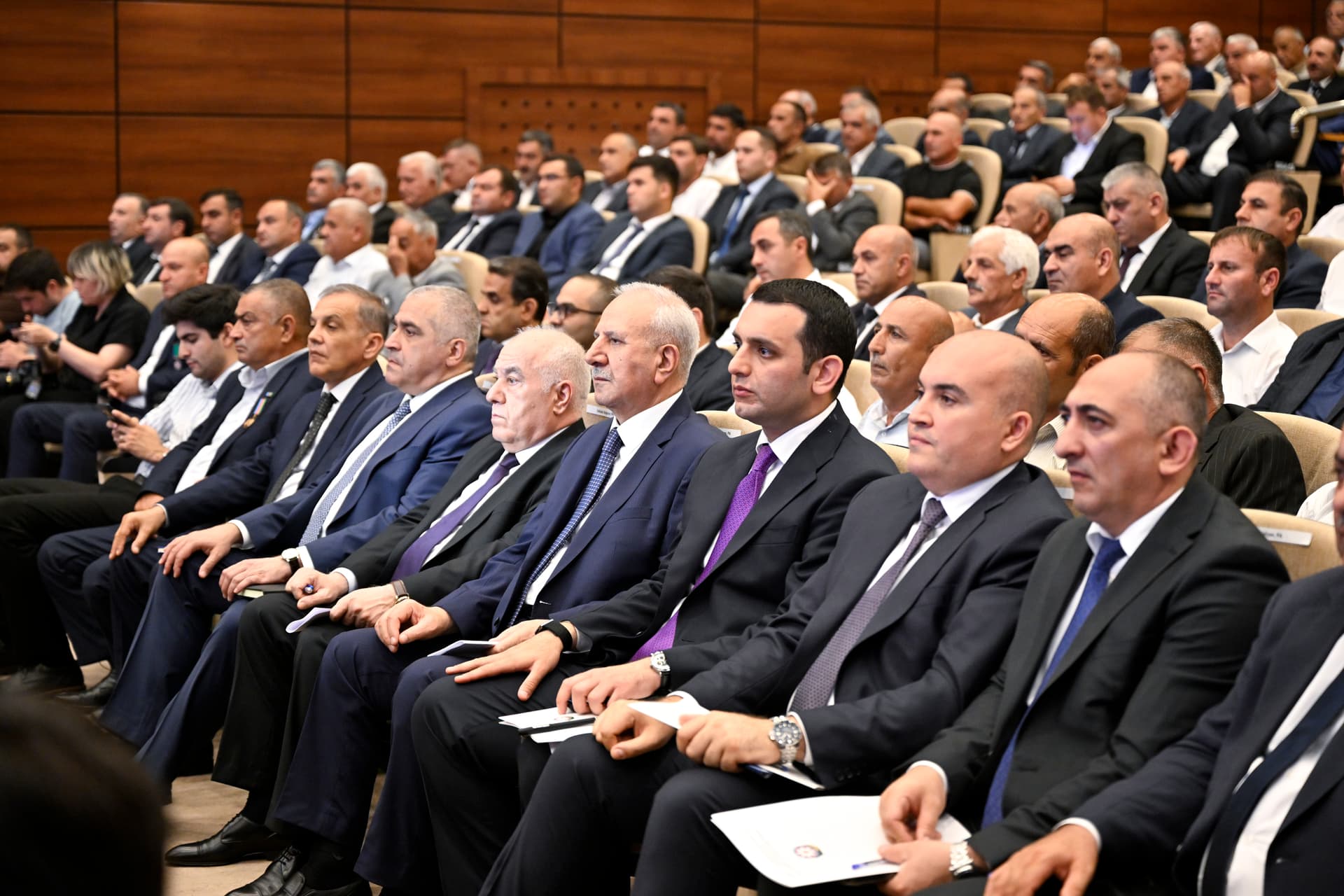 Sabirabadda pambıqçılığın inkişafına həsr olunmuş regional müşavirə keçirilib Sabirabadda pambıqçılığın inkişafına həsr olunmuş regional müşavirə keçirilib - Şəkil 9