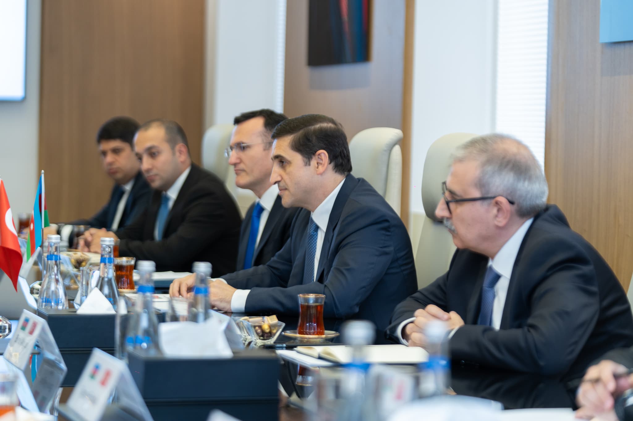 Ədliyyə naziri Fərid Əhmədov Türkiyənin ədliyyə naziri Akın Gürlek ilə görüşüb Ədliyyə naziri Fərid Əhmədov Türkiyənin ədliyyə naziri Akın Gürlek ilə görüşüb - Şəkil 2