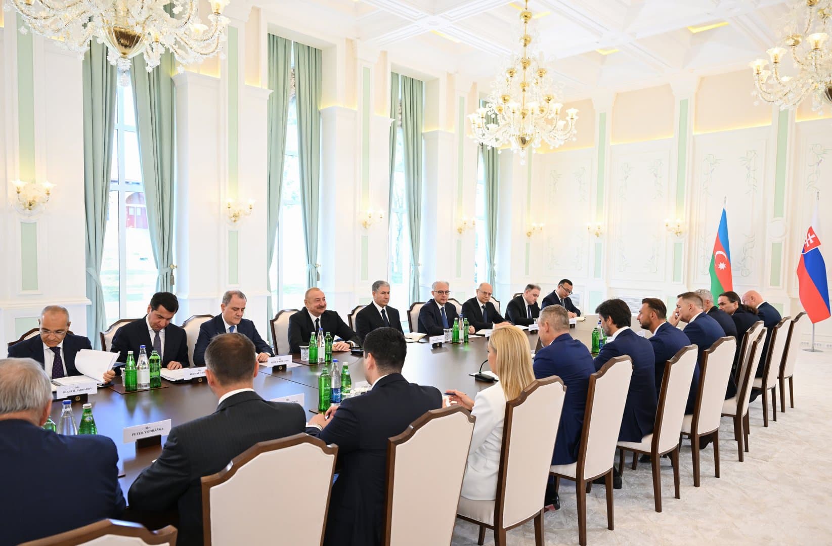 Prezident İlham Əliyevin Şuşada Slovakiya Prezidenti ilə geniş tərkibdə görüşü olub Prezident İlham Əliyevin Şuşada Slovakiya Prezidenti ilə geniş tərkibdə görüşü olub - Şəkil 4