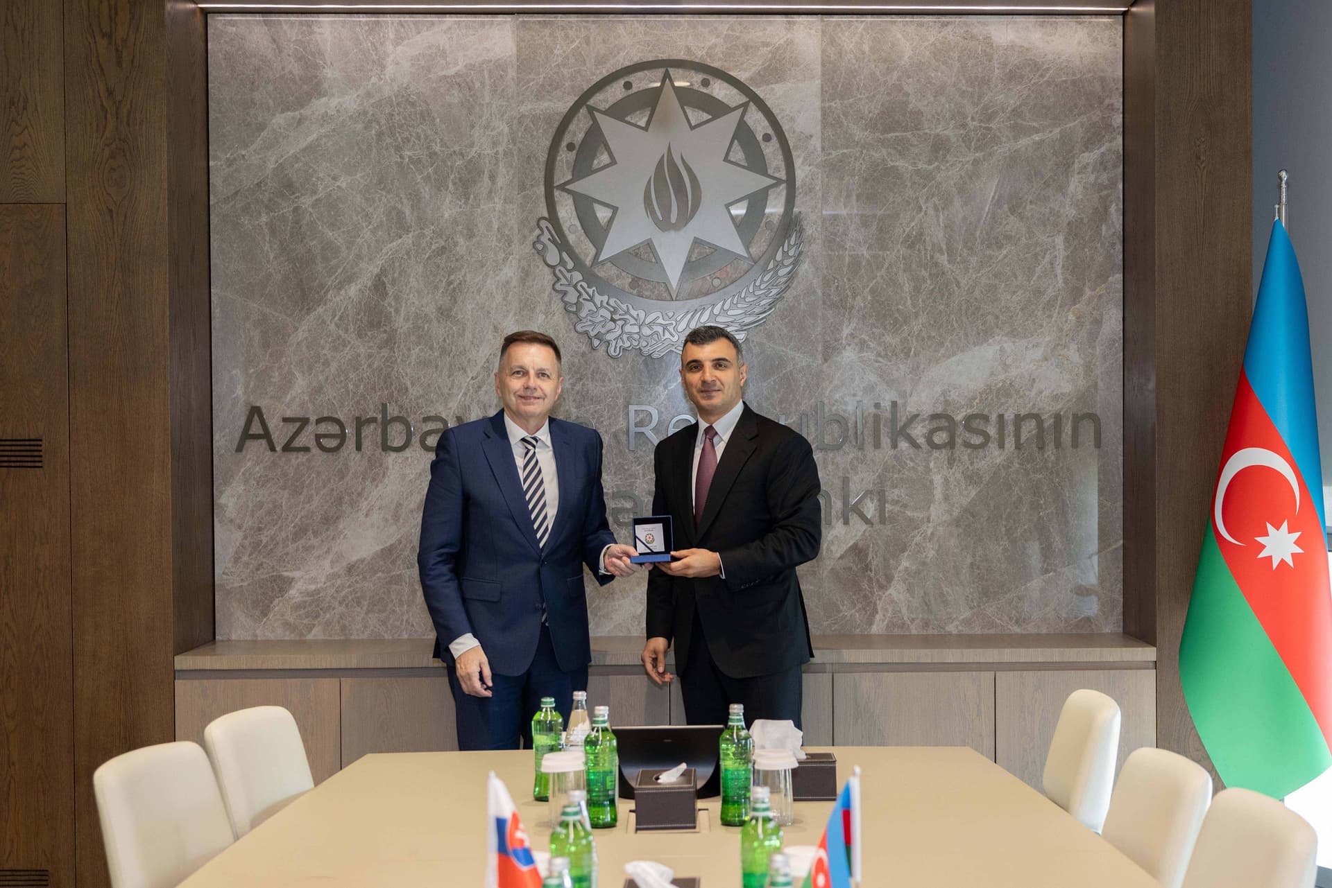 AMB və Slovakiya Milli Bankı maliyyə sektoru üzrə əməkdaşlığı müzakirə edib AMB və Slovakiya Milli Bankı maliyyə sektoru üzrə əməkdaşlığı müzakirə edib - Şəkil 1