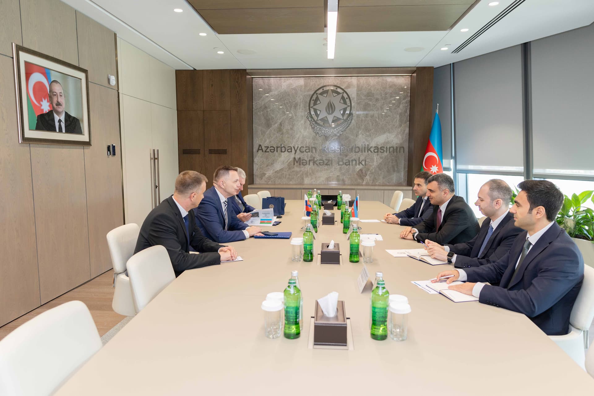 AMB və Slovakiya Milli Bankı maliyyə sektoru üzrə əməkdaşlığı müzakirə edib AMB və Slovakiya Milli Bankı maliyyə sektoru üzrə əməkdaşlığı müzakirə edib