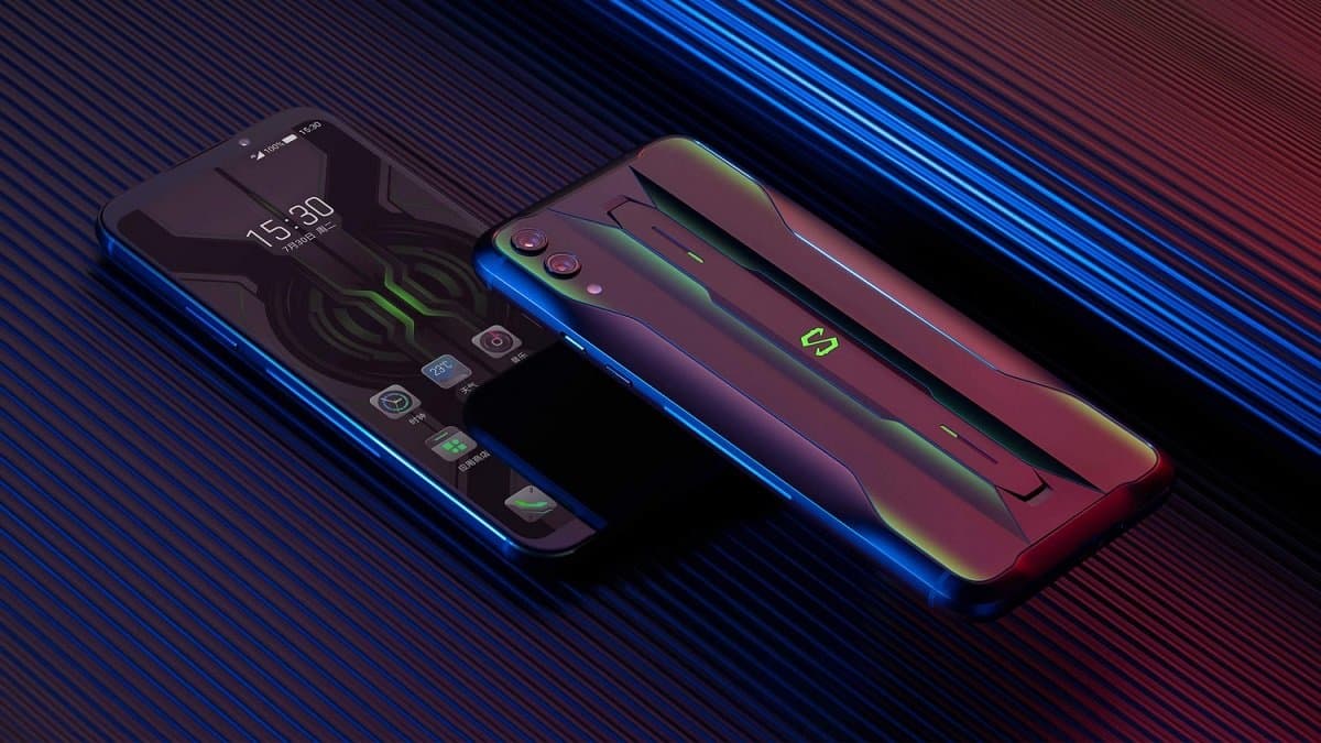Dünyada ilk dəfə 16 GB-lıq RAM-ı əldə edəcək smartfonun adı məlum oldu Dünyada ilk dəfə 16 GB-lıq RAM-ı əldə edəcək smartfonun adı məlum oldu