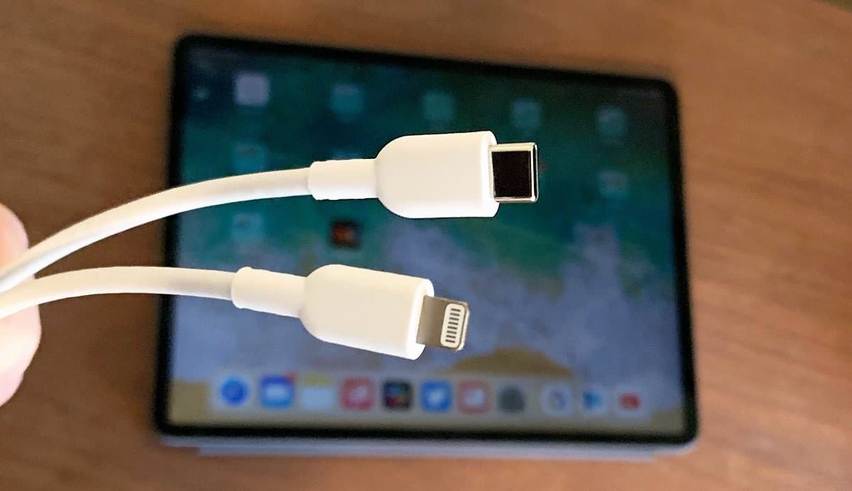 Avropa Birliyi Apple-a qadağa tətbiq etmək istəyir: Tək tip usb konnektor olmalıdır! Avropa Birliyi Apple-a qadağa tətbiq etmək istəyir: Tək tip usb konnektor olmalıdır!