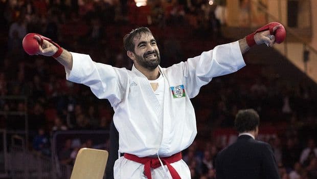 Rafael Ağayev bundan sonra yeni dizaynlı kimanoda döyüşəcək Rafael Ağayev bundan sonra yeni dizaynlı kimanoda döyüşəcək
