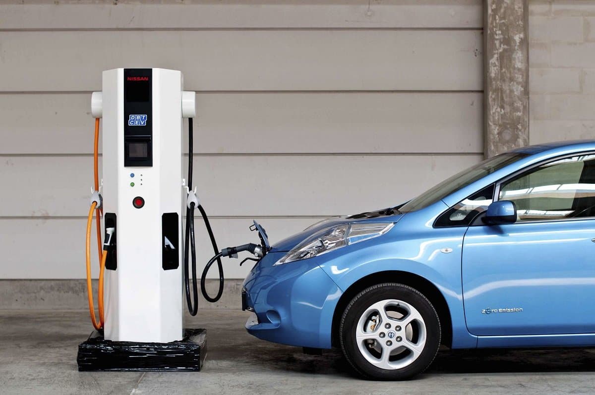 15 saniyəyə şarj olunan elektromobil batareyası yaradılıb 15 saniyəyə şarj olunan elektromobil batareyası yaradılıb