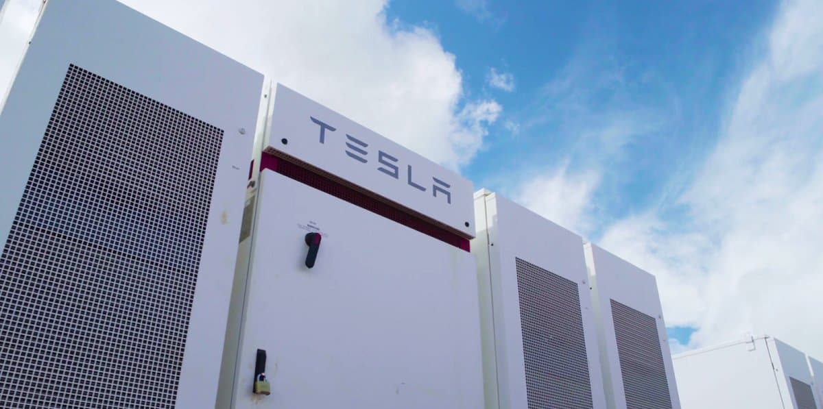 Tesla Energy şirkəti hər il milyardlarla dollar gəlir əldə etmə potensialına doğru gedir Tesla Energy şirkəti hər il milyardlarla dollar gəlir əldə etmə potensialına doğru gedir