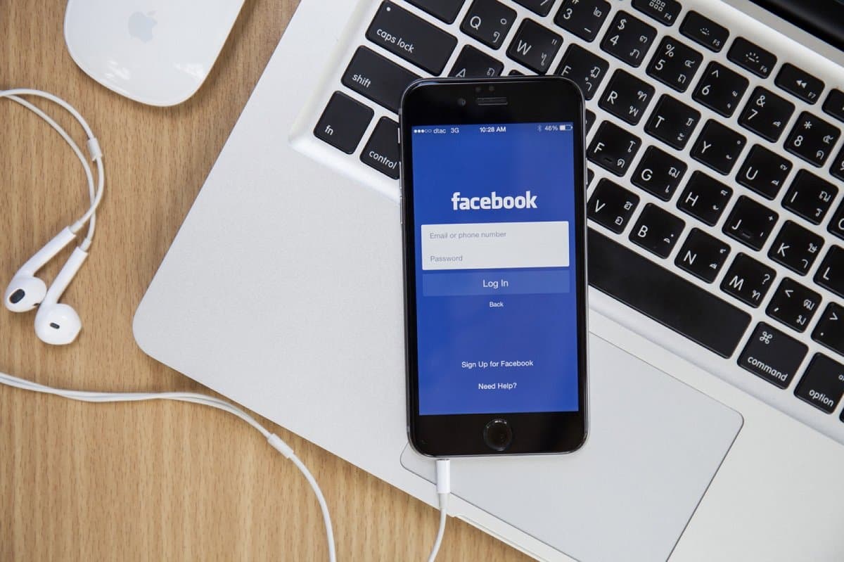 Facebook servislərindəki istifadəçi məlumatlarını vahid platformada birləşdirəcək Facebook servislərindəki istifadəçi məlumatlarını vahid platformada birləşdirəcək
