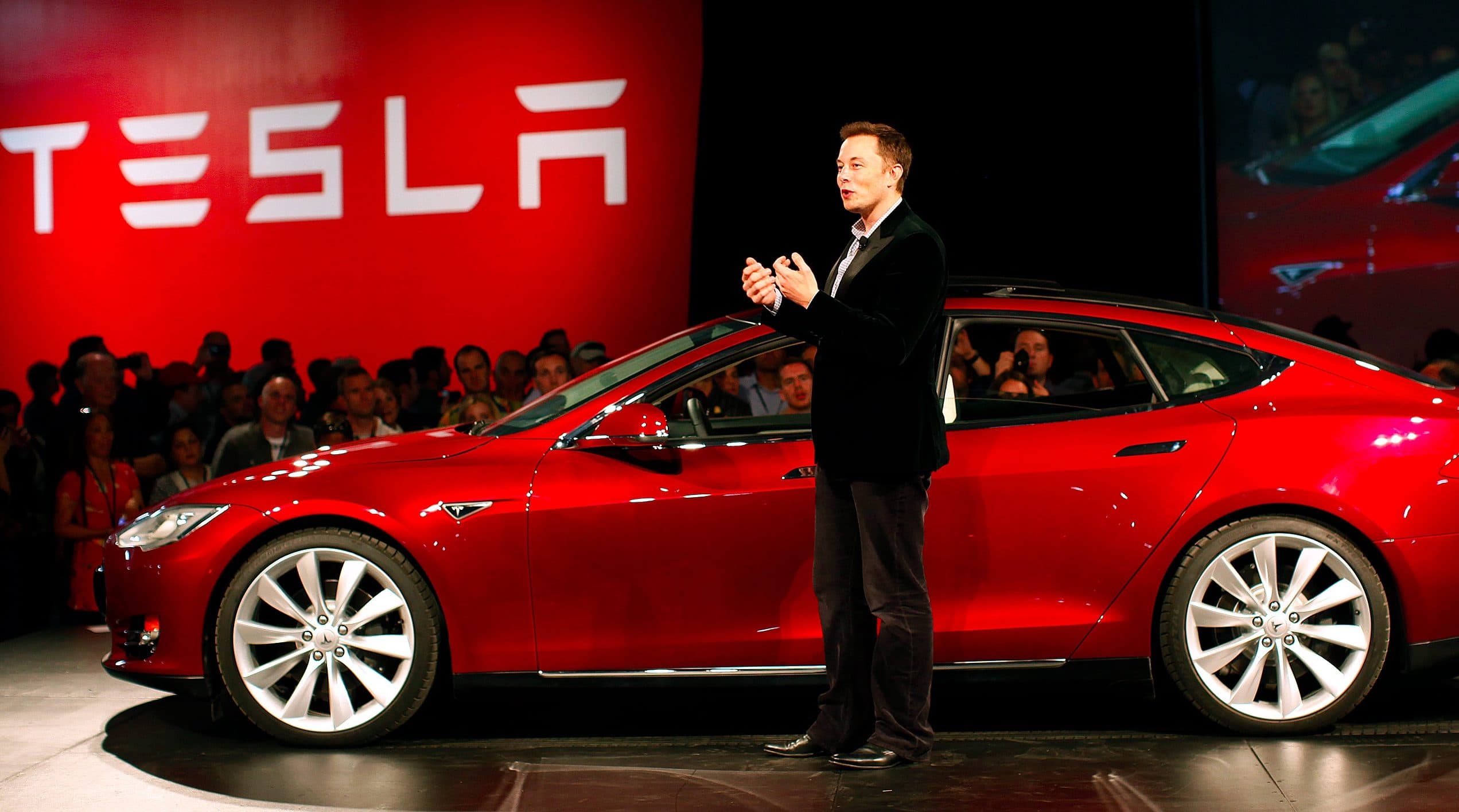 Tesla bütün PR mütəxəssislərini işdən çıxartdı Tesla bütün PR mütəxəssislərini işdən çıxartdı