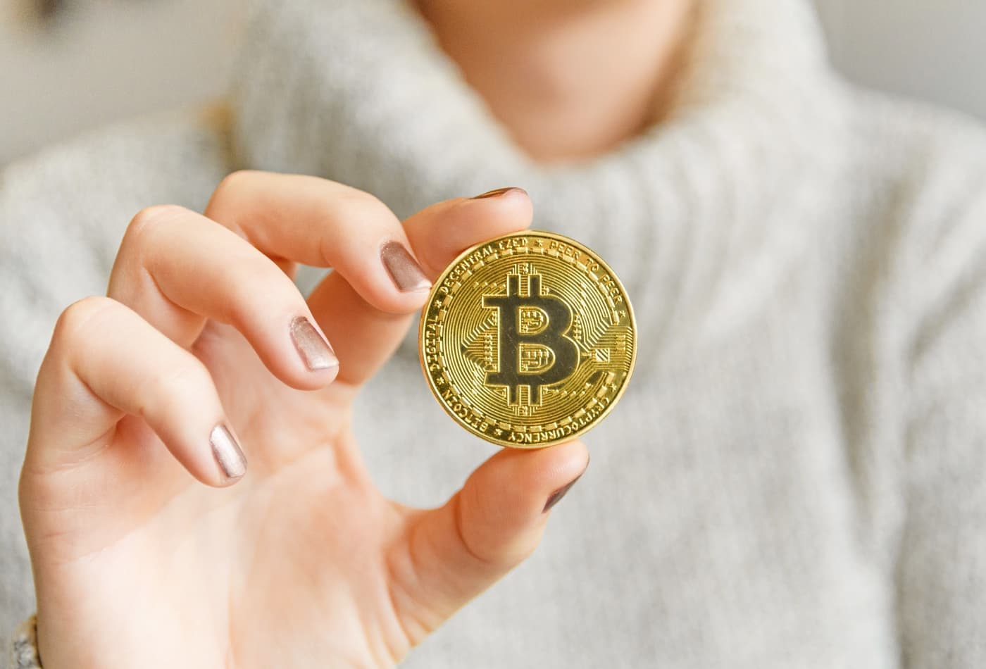 “Bitcoin”in bazar dəyəri 1 trilyon dolları keçib “Bitcoin”in bazar dəyəri 1 trilyon dolları keçib