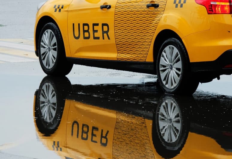 "Uber"in taksi xidmətlərindən gəlirləri üç dəfə azalıb "Uber"in taksi xidmətlərindən gəlirləri üç dəfə azalıb