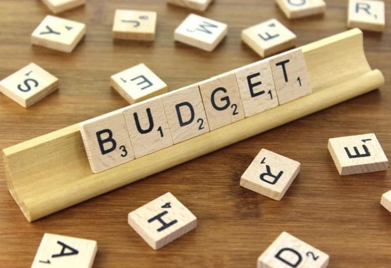 Azərbaycanın dövlət büdcəsində 706 mln. manatdan çox profisit yaranıb Azərbaycanın dövlət büdcəsində 706 mln. manatdan çox profisit yaranıb