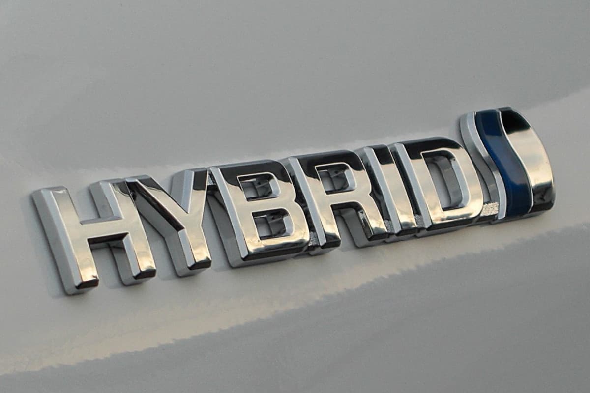 Azərbaycana hibrid avtomobillərin idxalı iki dəfədən çox artıb Azərbaycana hibrid avtomobillərin idxalı iki dəfədən çox artıb