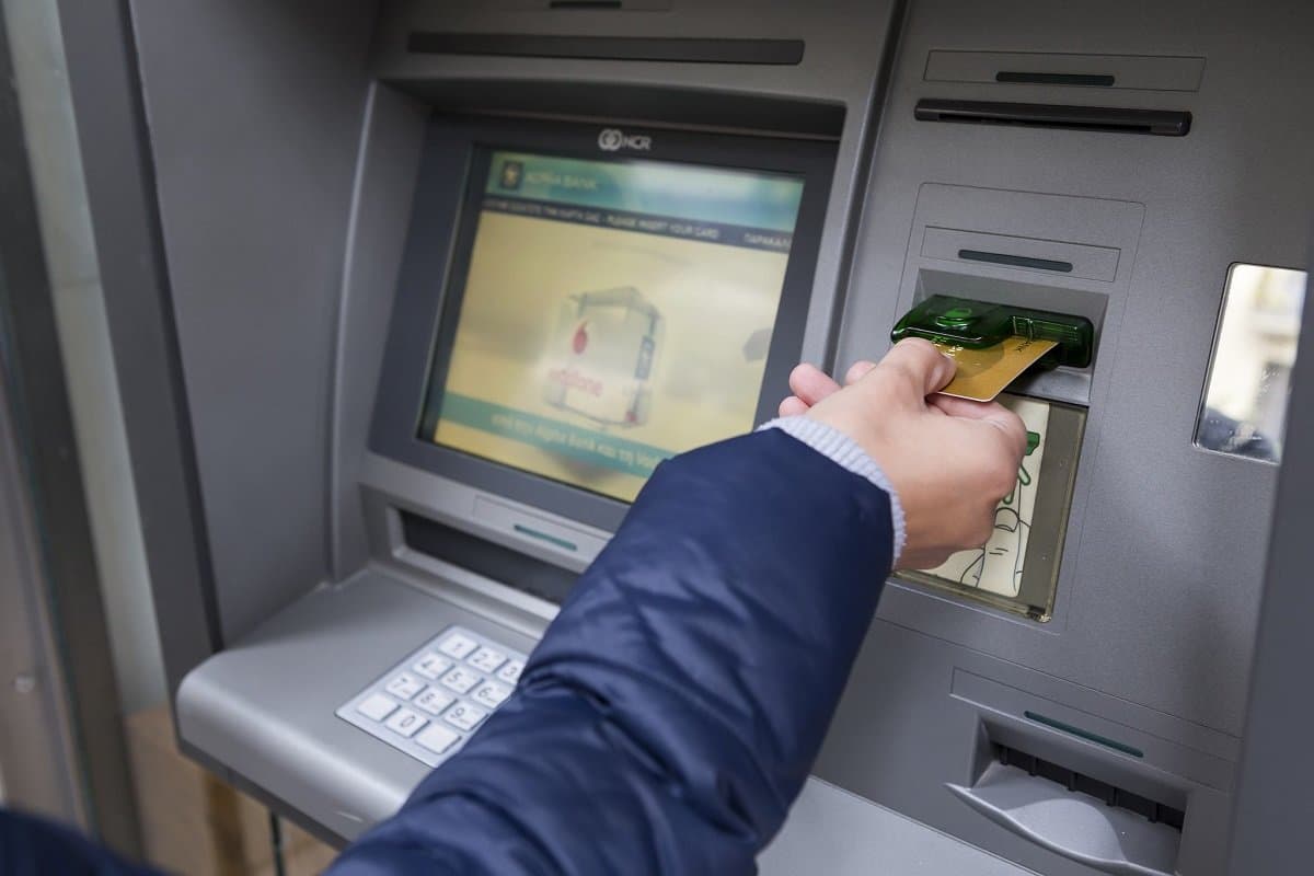 Sistem boşluğu bankomatları naqilsiz sıradan çıxarmağa imkan verir Sistem boşluğu bankomatları naqilsiz sıradan çıxarmağa imkan verir