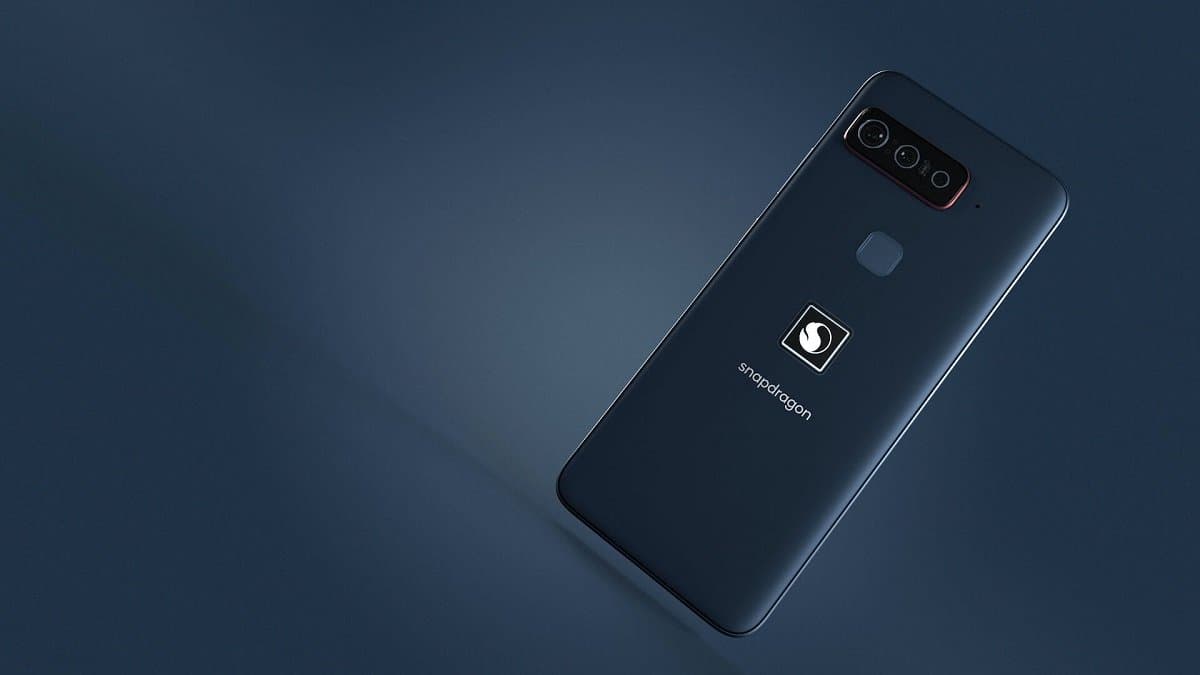 Qualcomm şirkəti öz ilk smartfonunu təqdim edib Qualcomm şirkəti öz ilk smartfonunu təqdim edib