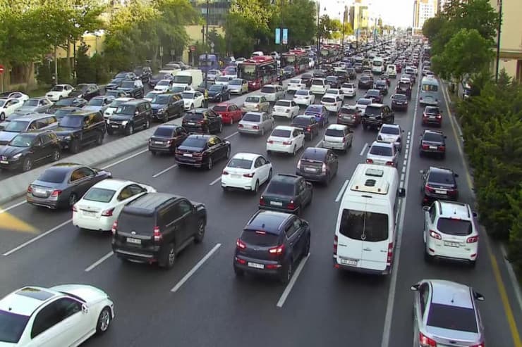 Sürücülərin DİQQƏTİNƏ: Bakının bu yollarında tıxac var - SİYAHI Sürücülərin DİQQƏTİNƏ: Bakının bu yollarında tıxac var - SİYAHI