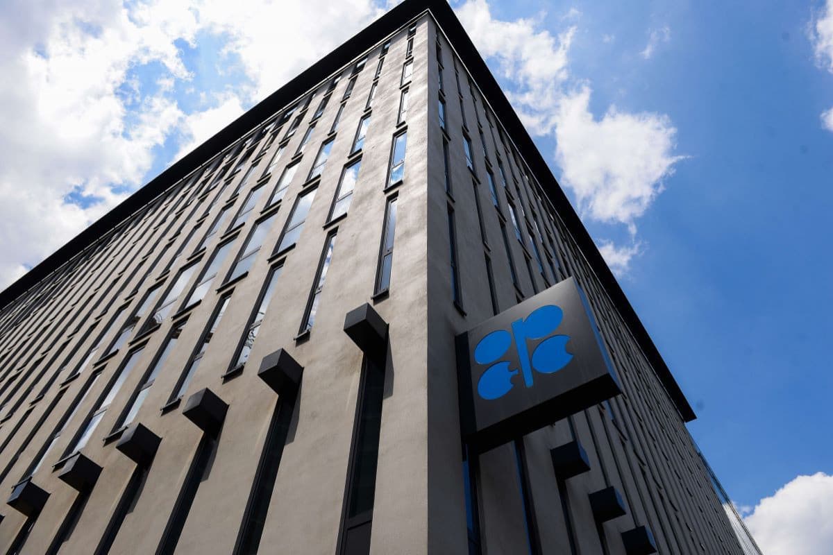 OPEC ölkələri avqustda "OPEC+" öhdəliklərini 121% yerinə yetirib OPEC ölkələri avqustda "OPEC+" öhdəliklərini 121% yerinə yetirib