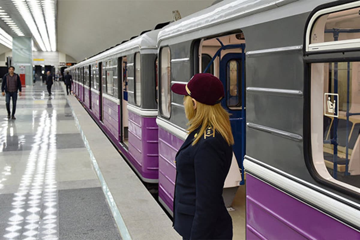 Bakı metrosunda xəttə buraxılmış sınaq qatarında nasazlıq yaranıb Bakı metrosunda xəttə buraxılmış sınaq qatarında nasazlıq yaranıb