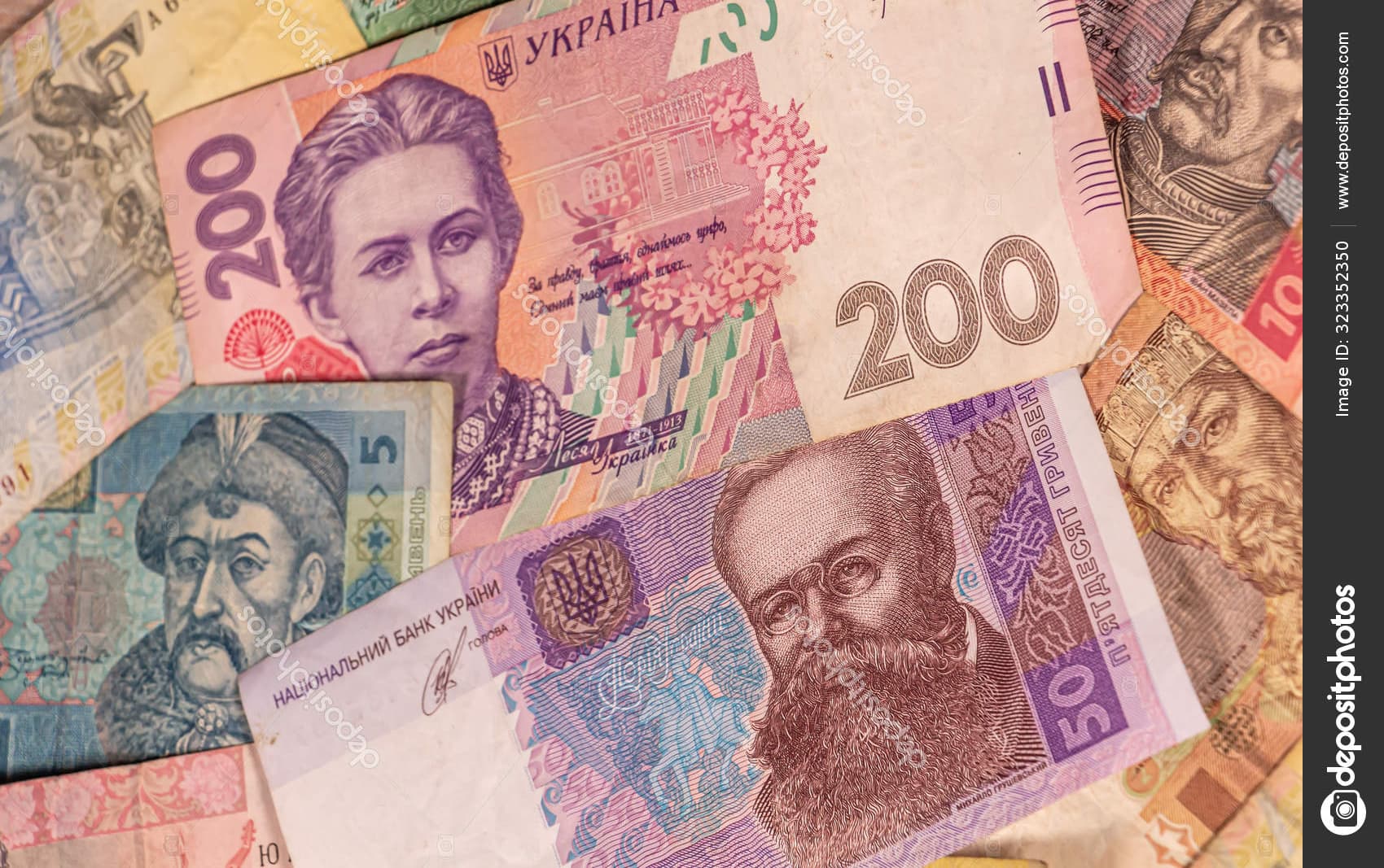 Qrivna dollara qarşı kəskin bahalaşıb-Son 7 ilin maksimumu Qrivna dollara qarşı kəskin bahalaşıb-Son 7 ilin maksimumu