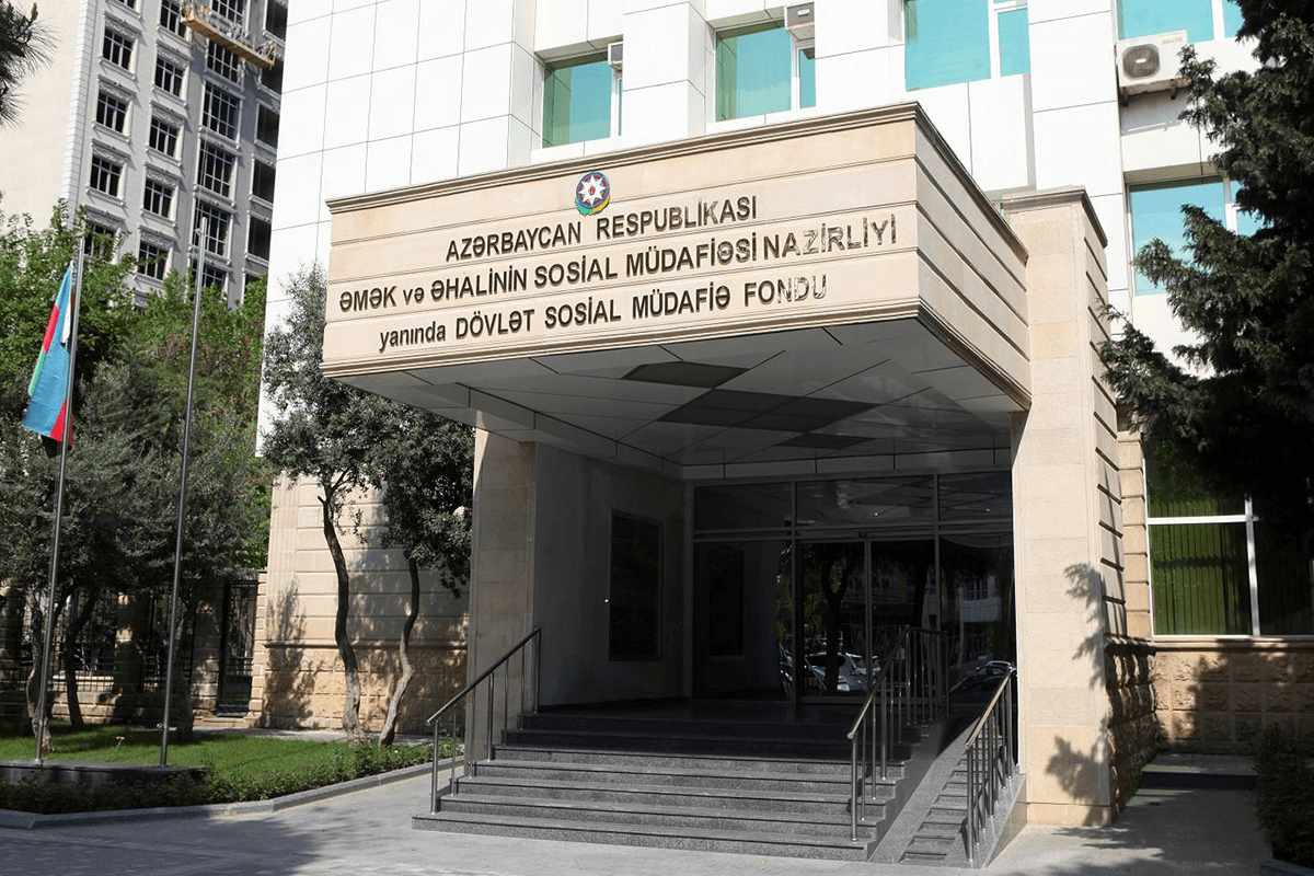 Əksər qurumlar I Qarabağ müharibəsi əlillərinə birdəfəlik ödənişlə bağlı siyahını təqdim edib Əksər qurumlar I Qarabağ müharibəsi əlillərinə birdəfəlik ödənişlə bağlı siyahını təqdim edib