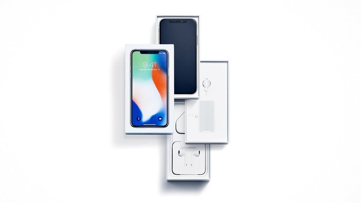 Apple iPhone qutularından qulaqlıqlar ilə şarj adapterlərini çıxartmaqla nə qədər gəlir əldə edib? Apple iPhone qutularından qulaqlıqlar ilə şarj adapterlərini çıxartmaqla nə qədər gəlir əldə edib?