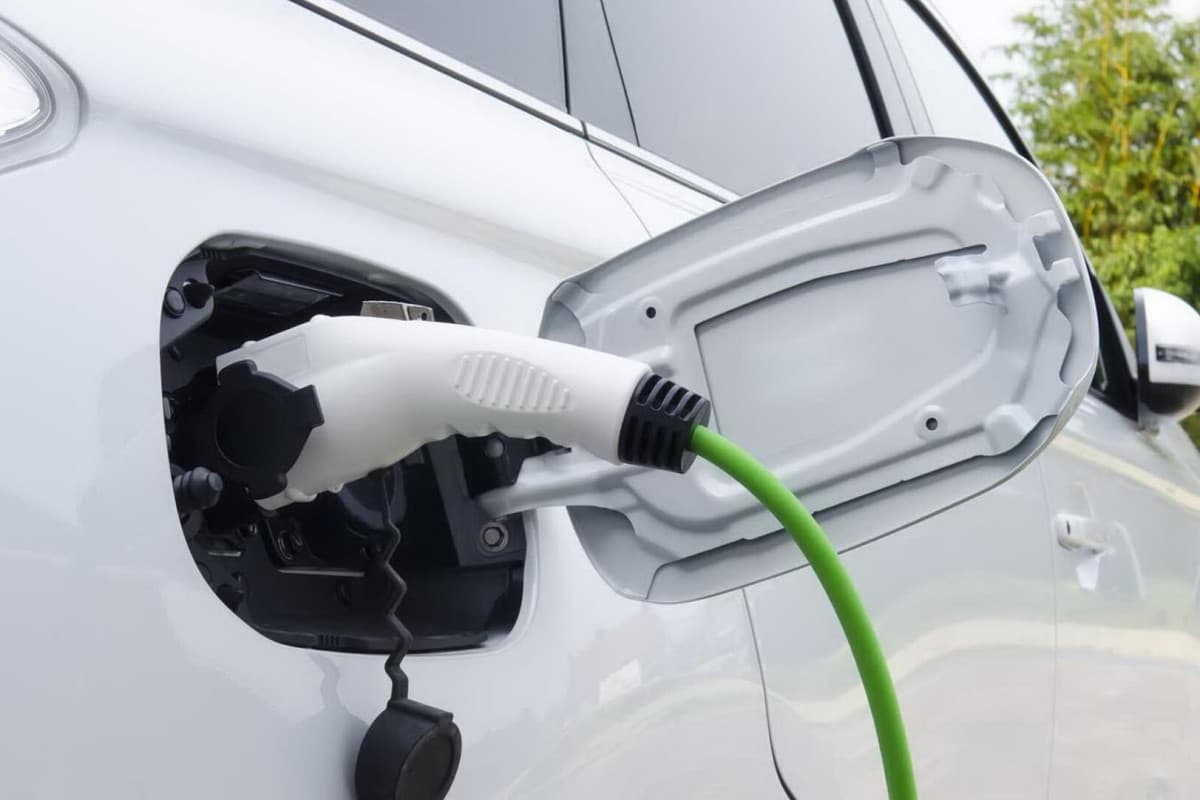 Azərbaycanda elektromobillər idxal rüsumundan azad oluna bilər Azərbaycanda elektromobillər idxal rüsumundan azad oluna bilər