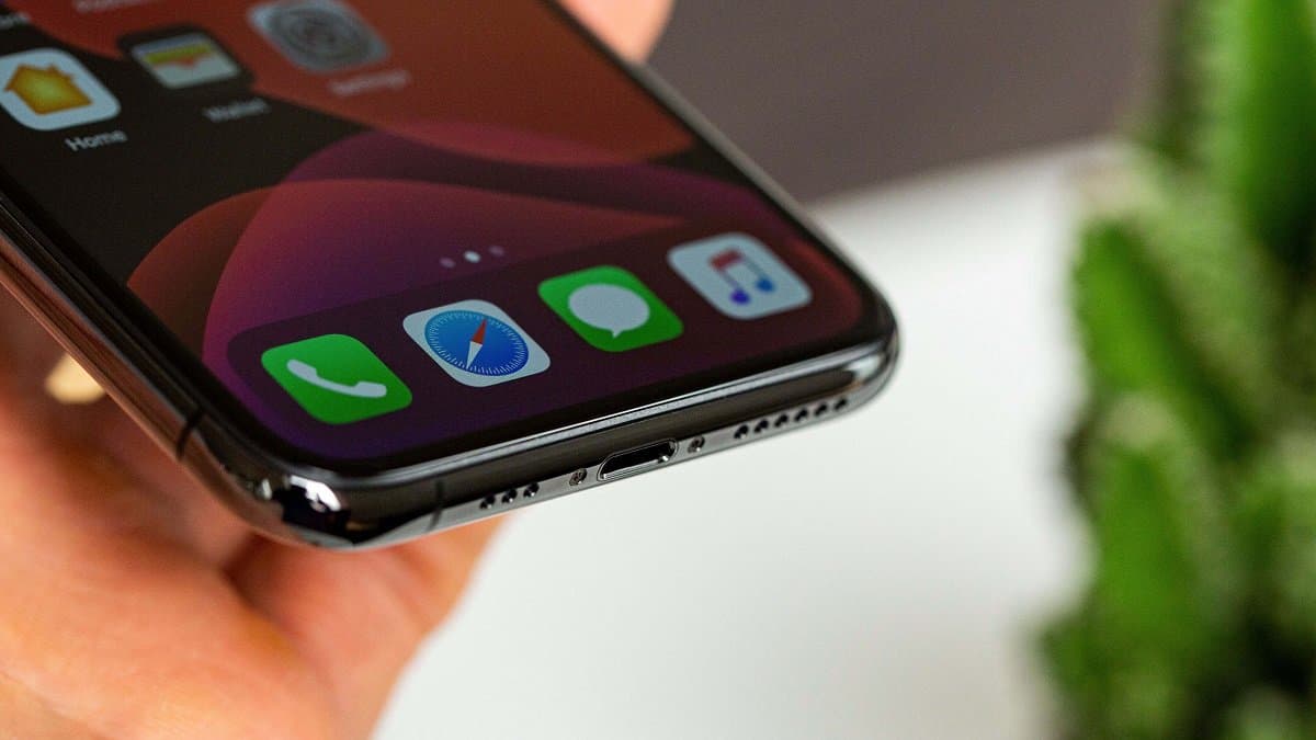 Bloomberg: 'Apple USB Type-C girişinə sahib iPhone modellərini artıq test etməyə başlayıb' Bloomberg: 'Apple USB Type-C girişinə sahib iPhone modellərini artıq test etməyə başlayıb'