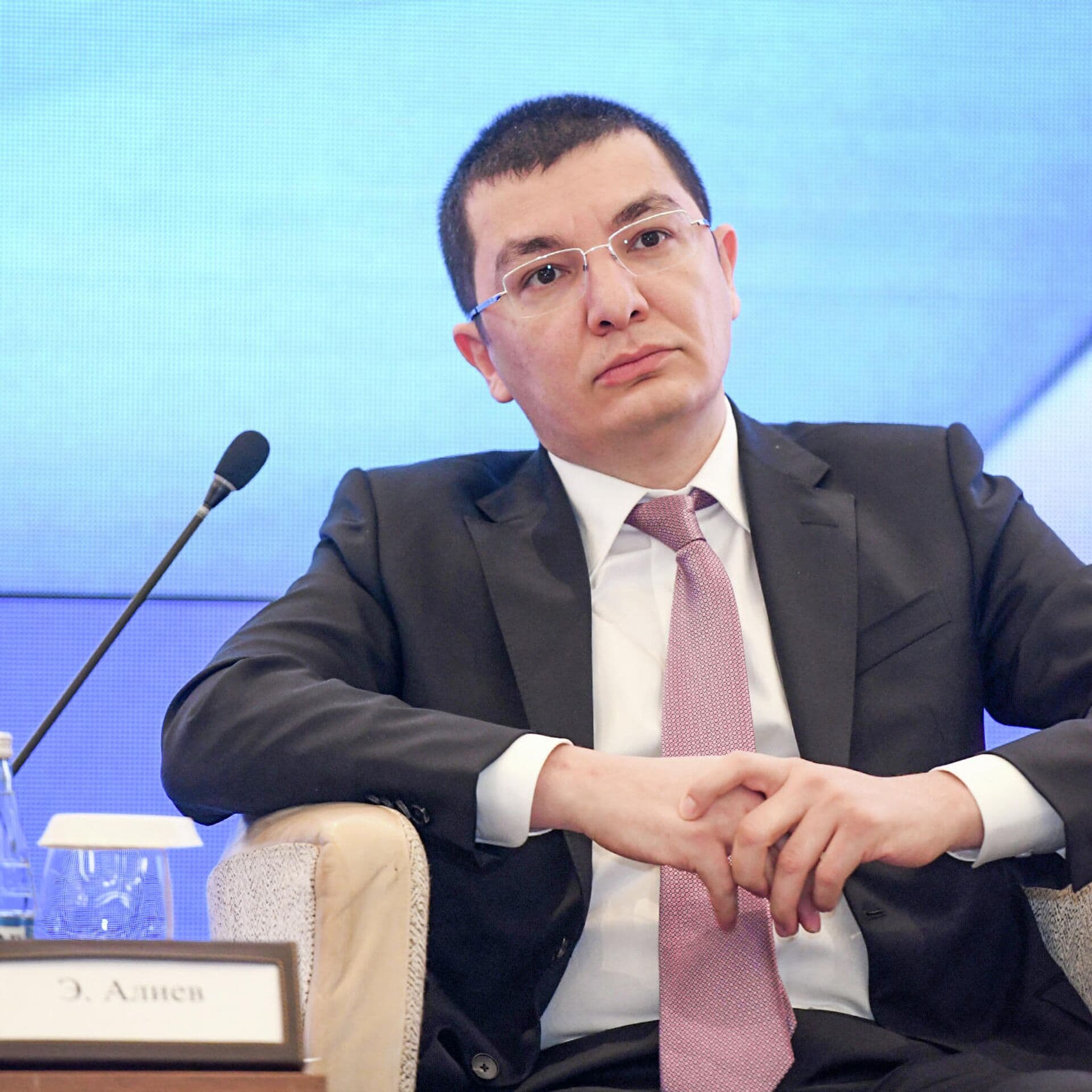Nazir müavini: Regionda yaşanan münaqişələr ərzaq təhlükəsizliyinə ciddi təsir göstərib Nazir müavini: Regionda yaşanan münaqişələr ərzaq təhlükəsizliyinə ciddi təsir göstərib