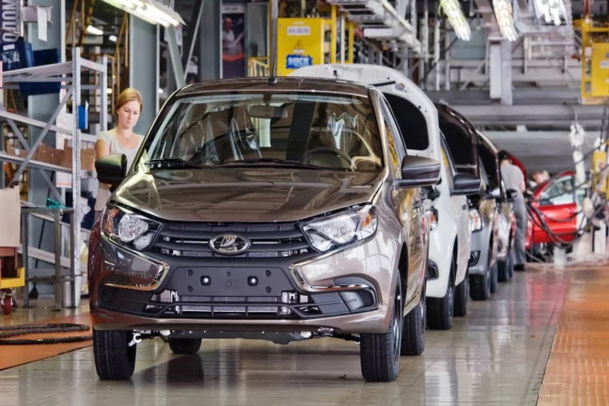 AvtoVAZ-ın satışları iyunda 81,3% azalıb AvtoVAZ-ın satışları iyunda 81,3% azalıb