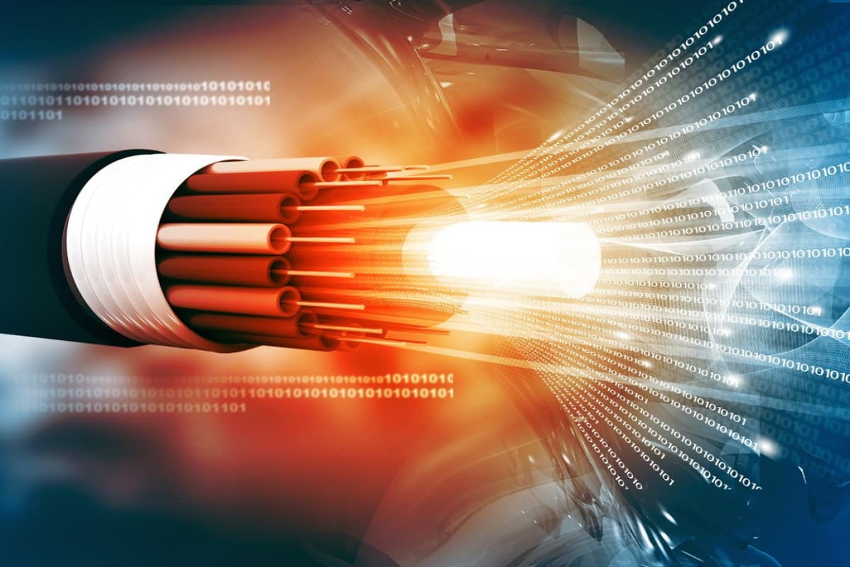Optik internetin genişləndirilməsində işıq dirəklərindən istifadə olunacaq Optik internetin genişləndirilməsində işıq dirəklərindən istifadə olunacaq